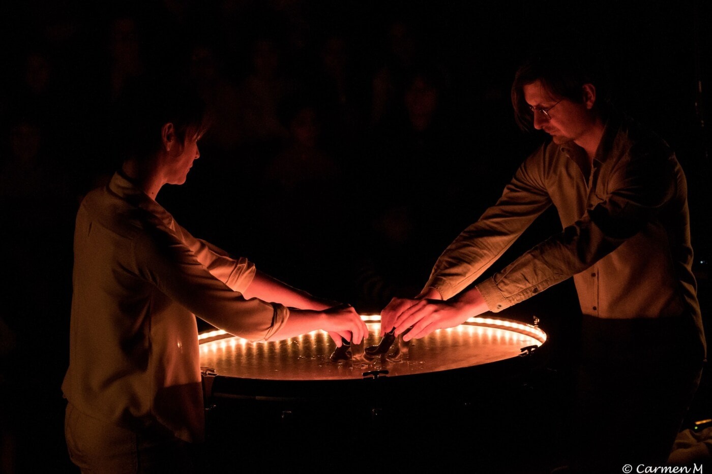 Photo illustrant le spectacle Sous Terre (c) Carmen Morand